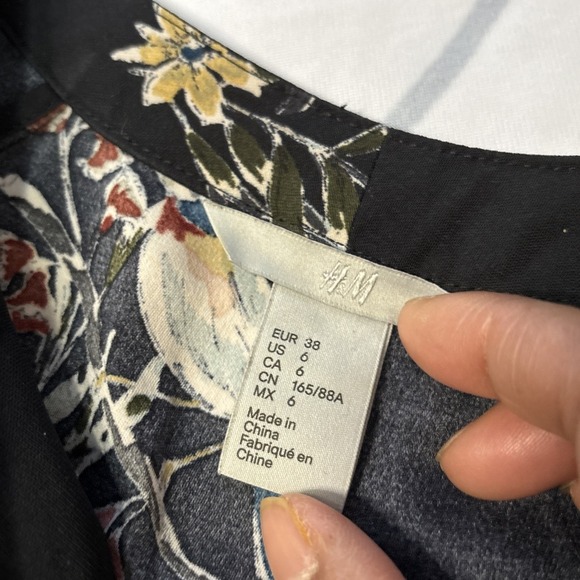 H&M Dress Long Sleeve Calf Length Black Floral Print Size 6 - Picture 4 of 5